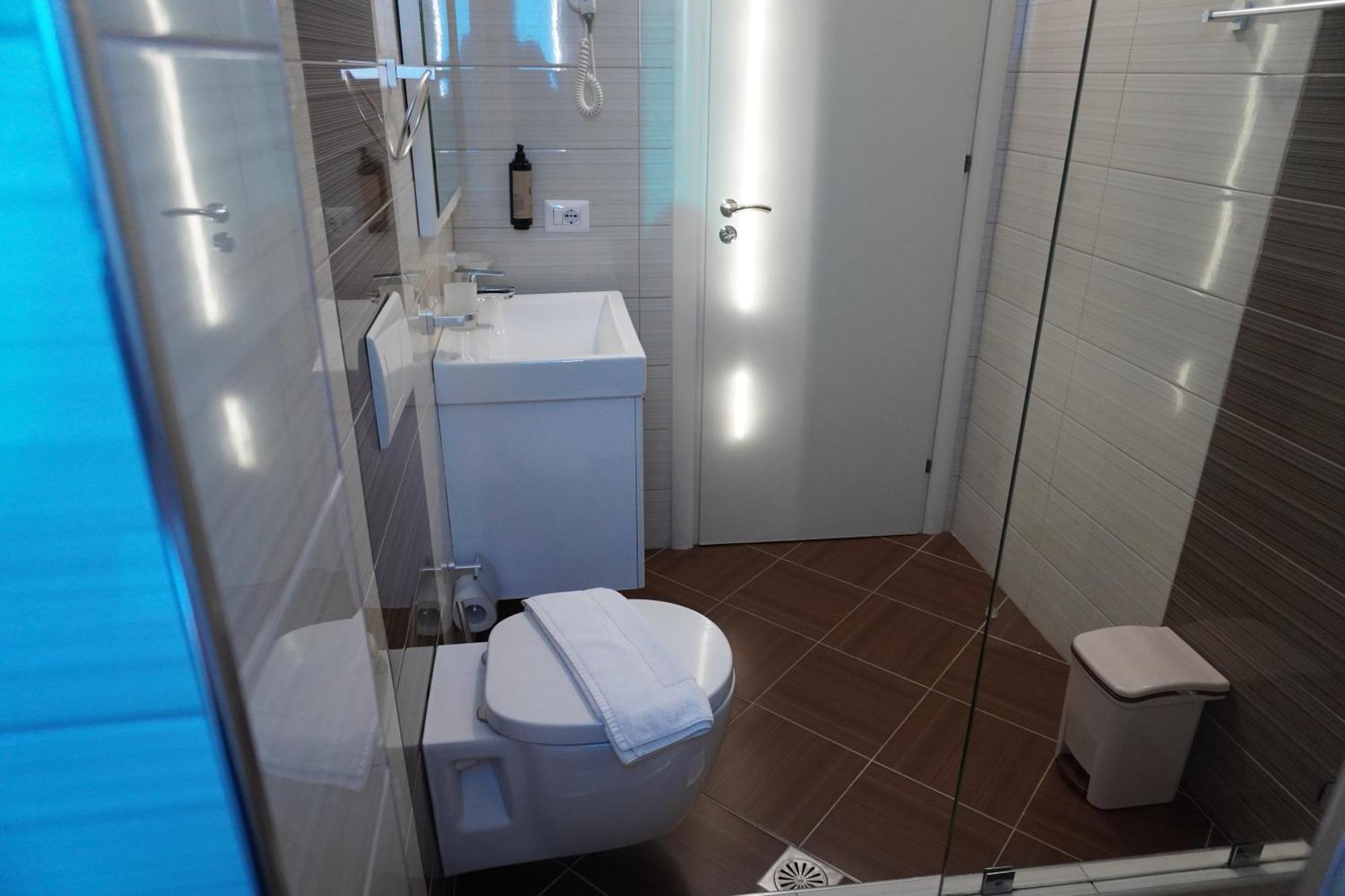 Hotel Agel Sarande Phòng bức ảnh
