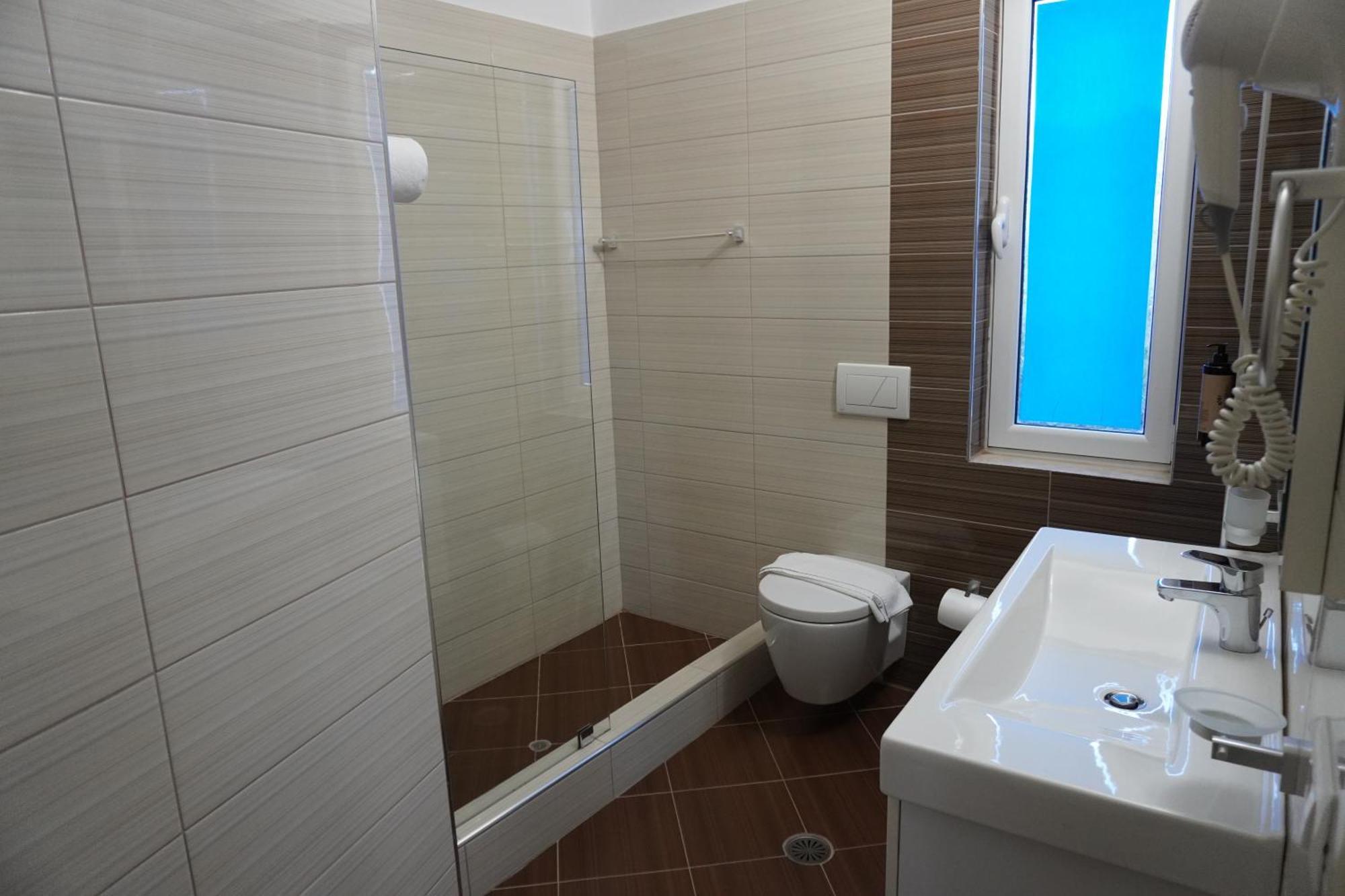 Hotel Agel Sarande Phòng bức ảnh