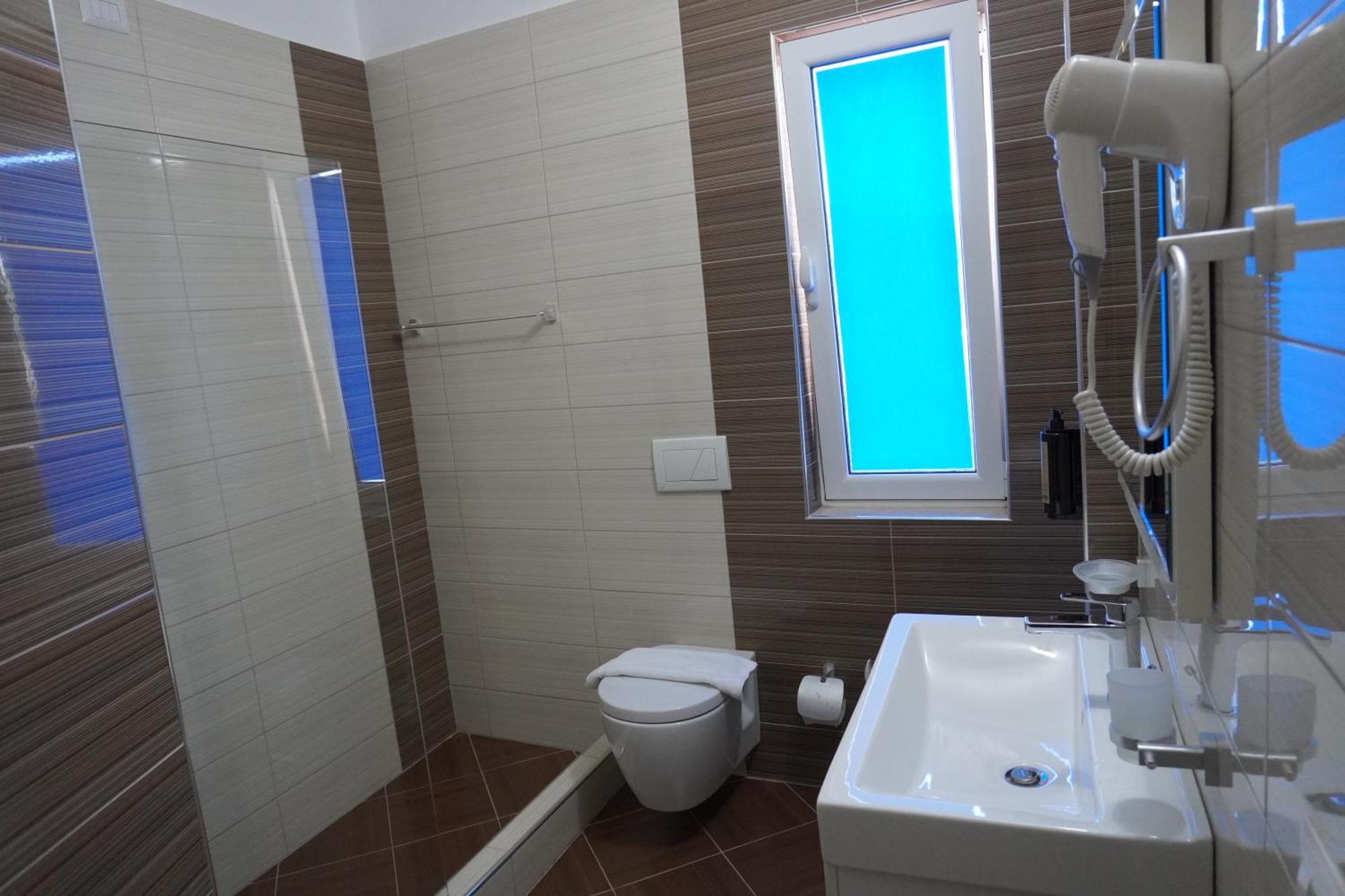 Hotel Agel Sarande Phòng bức ảnh